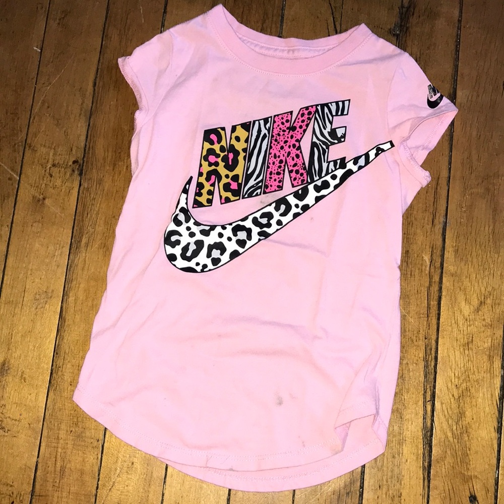 Nike Girls' Pink Graphic Logo‎ Tee
